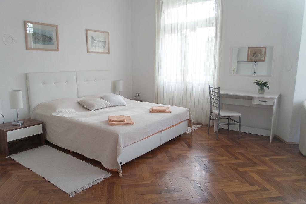 Apartment Sonata Split Quarto foto